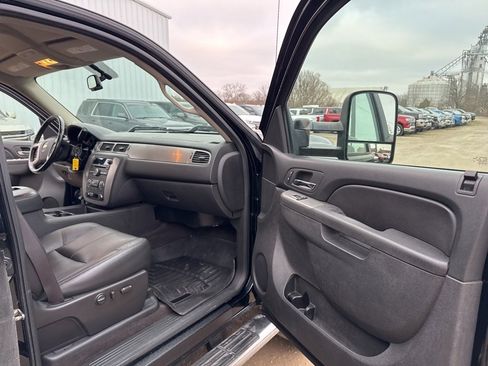 Used 2013 Chevrolet Silverado 3500 LTZ image 25