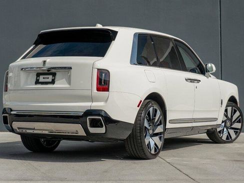 Used 2025 Rolls-Royce Cullinan image 7