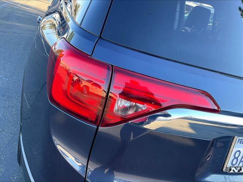 Used 2018 GMC Acadia SLT image 30