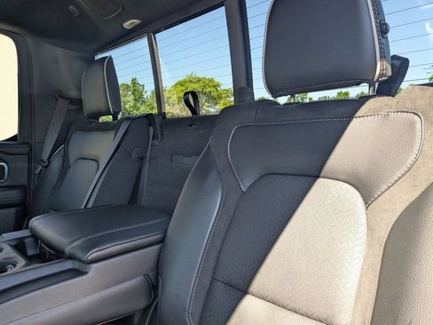 Used 2025 RAM 1500 Laramie AWD/4WD image 27