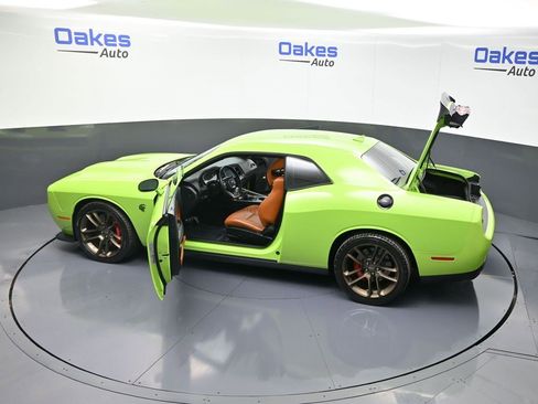 Used 2019 Dodge Challenger SRT Hellcat Redeye image 51