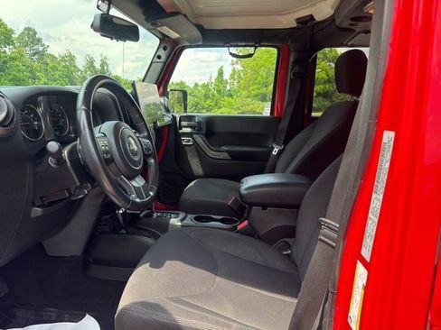 Used 2015 Jeep Wrangler Unlimited Sport w/ Quick Order Package 24S AWD/4WD image 16