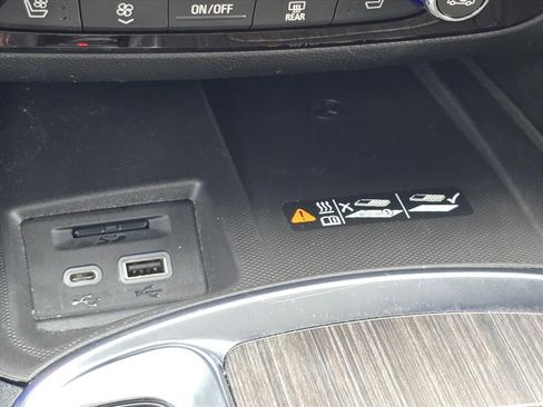 Used 2023 Buick Enclave Avenir w/ Avenir Technology Package image 24