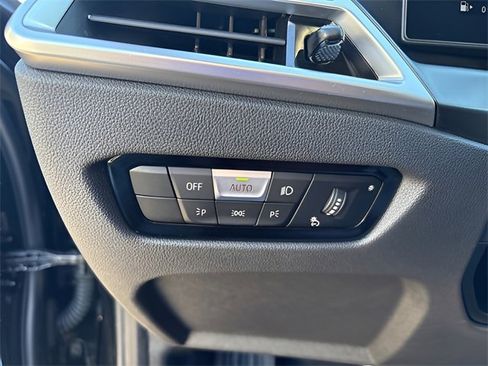 Used 2025 BMW 330i xDrive Sedan image 14