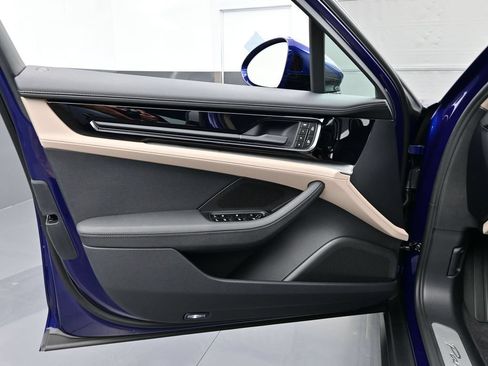 Certified 2026 Porsche Panamera 4 AWD/4WD image 7