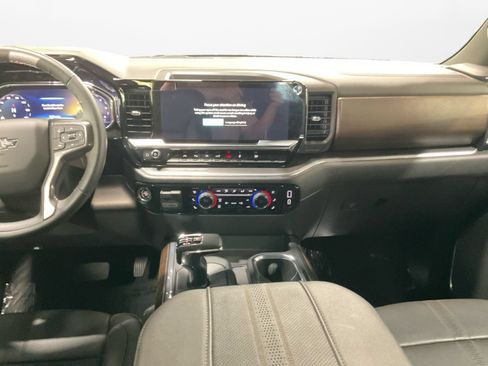 Used 2025 Chevrolet Silverado 1500 High Country w/ Midnight Edition AWD/4WD image 11