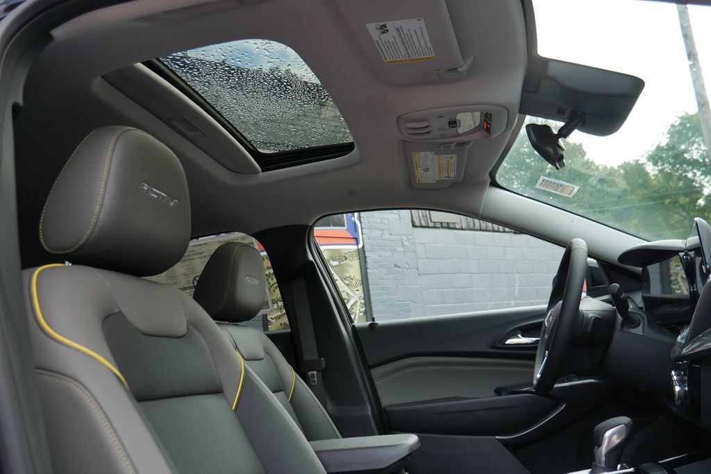 New 2026 Chevrolet Trax ACTIV w/ Sunroof Package FWD image 12