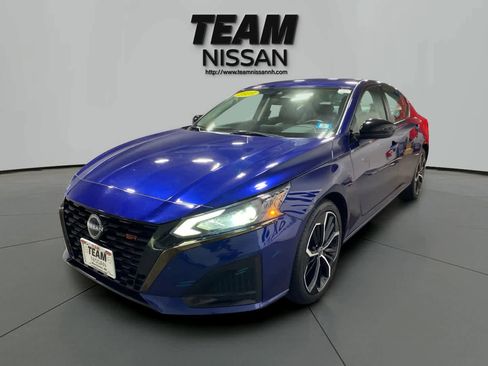 Used 2023 Nissan Altima 2.5 SR image 3
