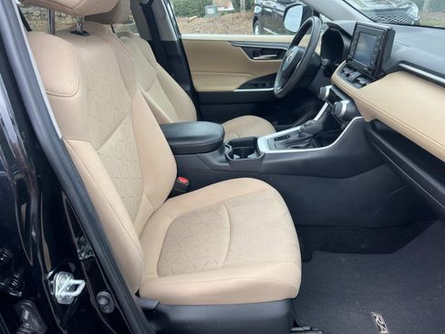 Used 2021 Toyota RAV4 XLE image 13