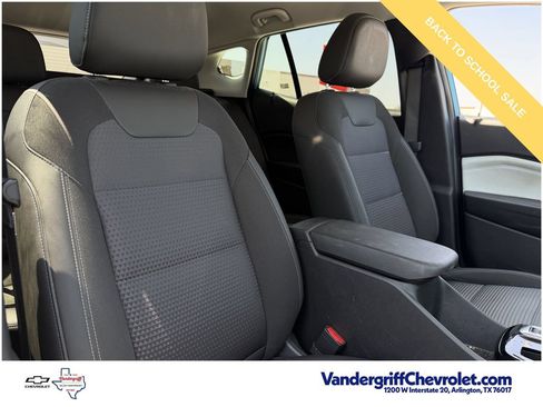 Used 2025 Chevrolet Trax LT w/ Driver Confidence Package FWD image 24