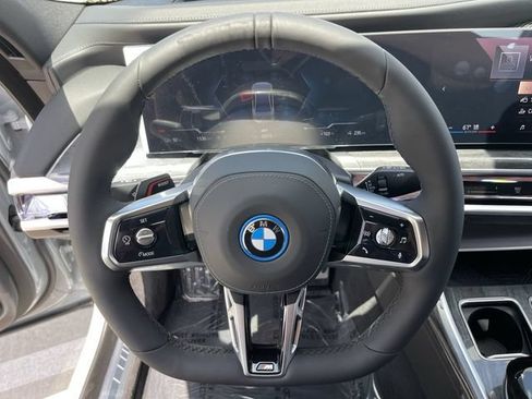 Used 2025 BMW i7 xDrive60 AWD/4WD image 20