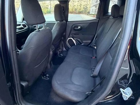 Used 2017 Jeep Renegade Latitude image 8