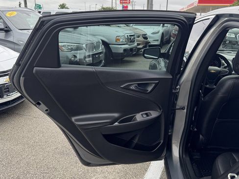 Used 2018 Chevrolet Malibu LT w/ Leather Package FWD image 21