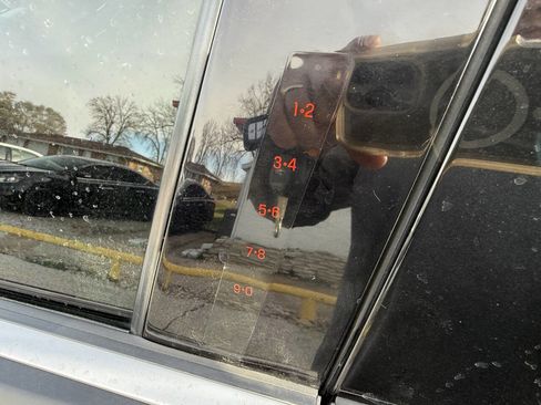 Used 2013 Ford Taurus SEL image 16