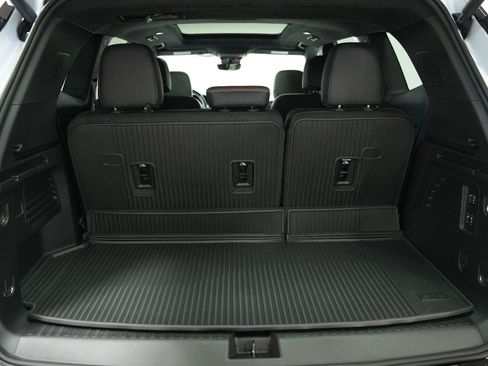 New 2026 GMC Acadia Denali Ultimate w/ LPO, Floor Liner Package AWD/4WD image 13