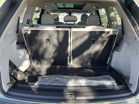 New 2026 Volkswagen Atlas SEL image 9