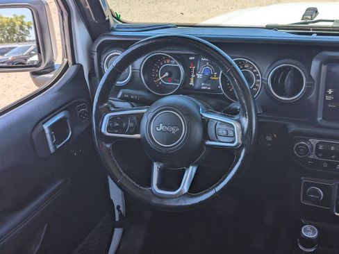 Used 2020 Jeep Gladiator Overland AWD/4WD image 15