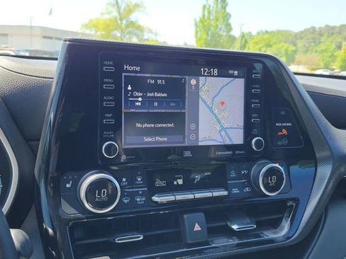 Used 2021 Toyota Highlander XSE AWD/4WD image 22