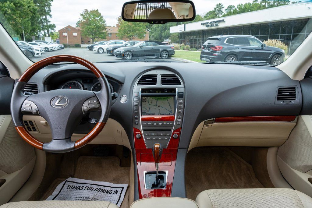 Used 2011 Lexus ES 350 w/ Preferred Accessory Package FWD image 18