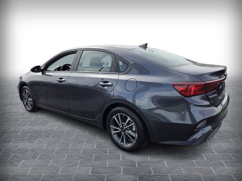 Used 2023 Kia Forte LXS FWD image 5