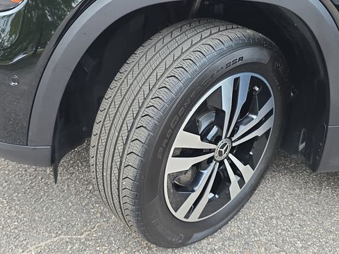 Certified 2026 Mercedes-Benz GLB 250 4MATIC image 32