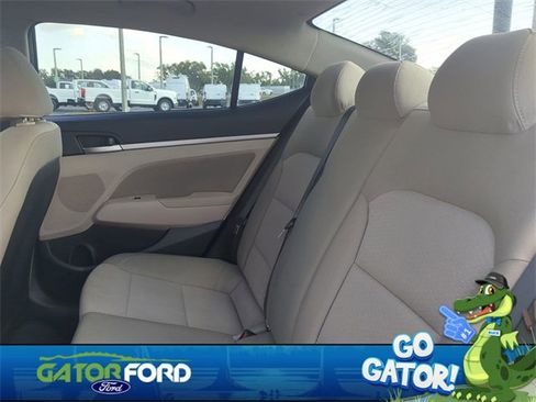 Used 2020 Hyundai Elantra SEL image 15