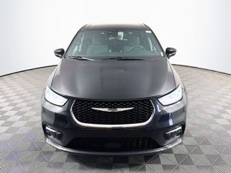Used 2023 Chrysler Pacifica Touring FWD video 2