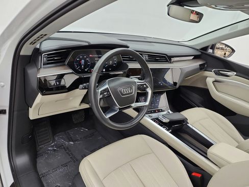 Used 2024 Audi Q8 e-tron Premium Plus AWD/4WD image 9