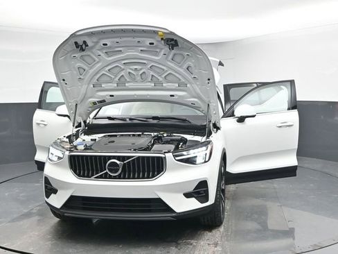 Used 2023 Volvo XC40 B4 Plus w/ Driver Assist Package image 45