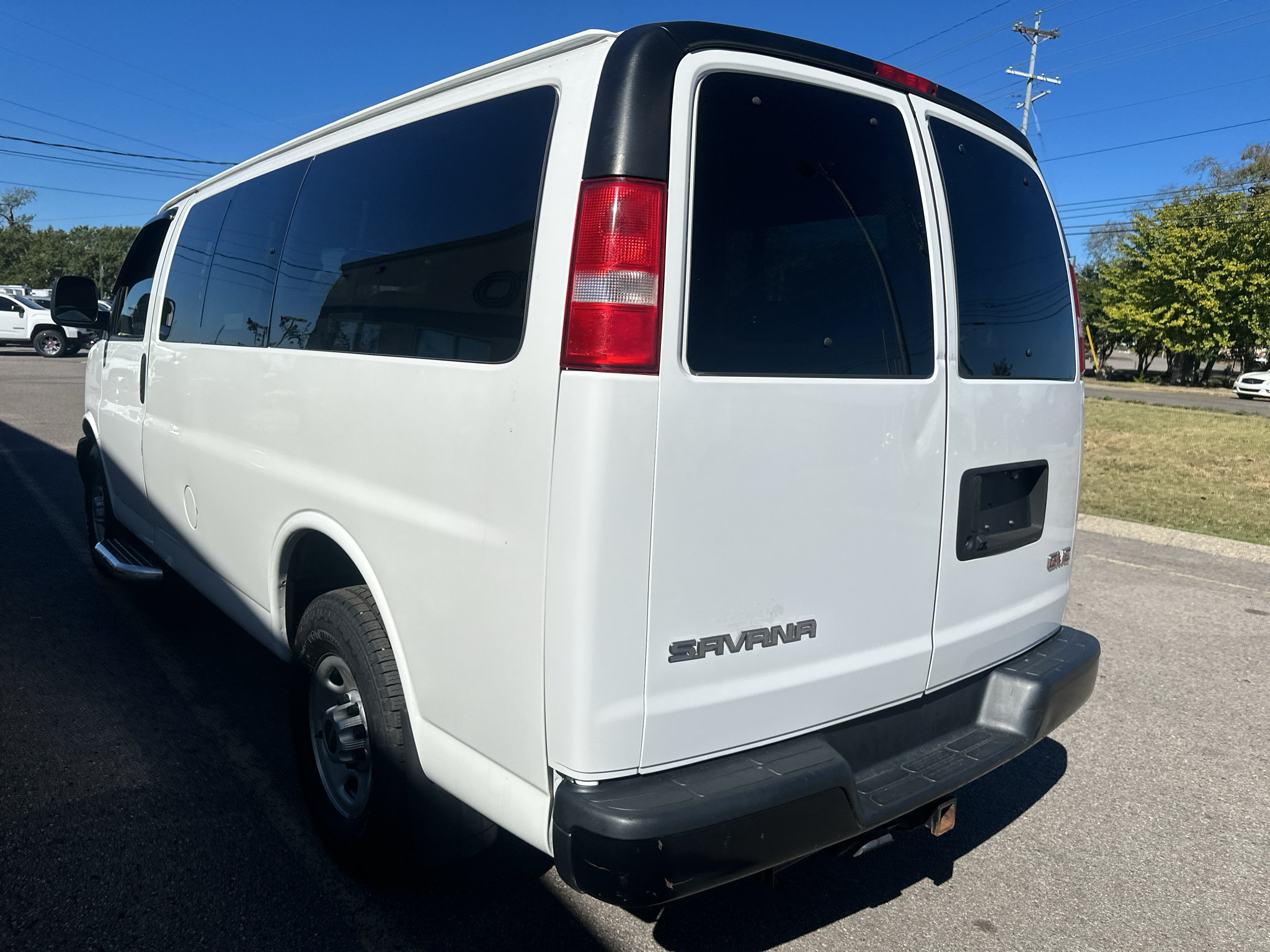 Used 2019 GMC Savana 3500 LS RWD image 5