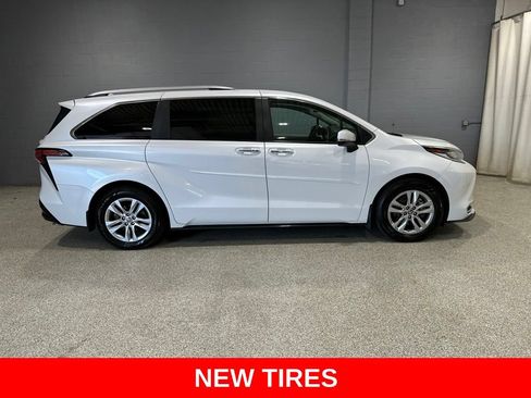 Certified 2023 Toyota Sienna Limited AWD/4WD image 3