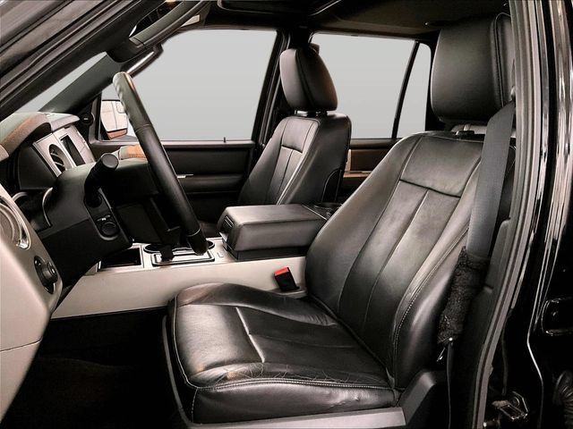Used 2016 Ford Expedition XLT w/ Equipment Group 202A AWD/4WD image 25