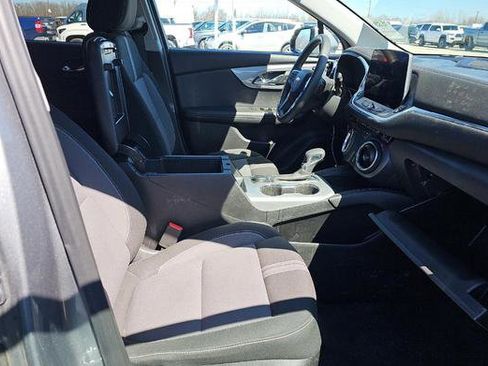 Used 2025 Chevrolet Blazer LT image 11