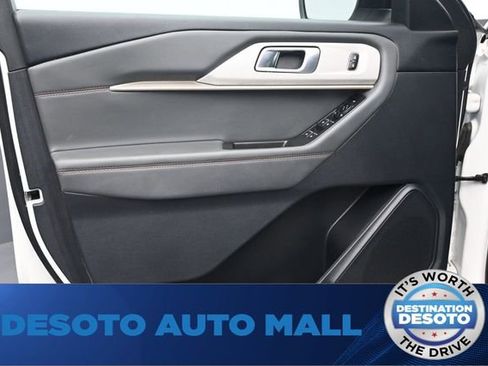 Certified 2025 Ford Explorer Active AWD/4WD image 23
