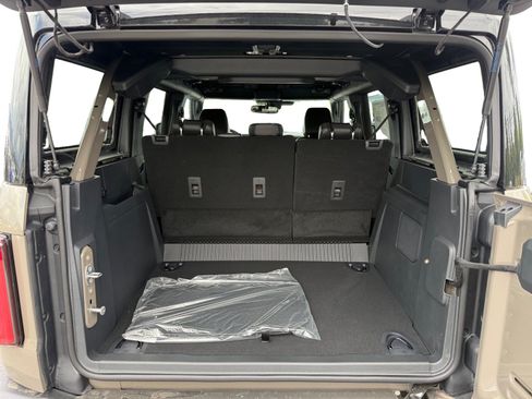 New 2026 Ford Bronco Outer Banks w/ Sasquatch Package AWD/4WD image 17