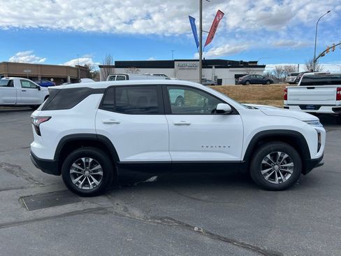 Used 2026 Chevrolet Equinox LT AWD/4WD image 8