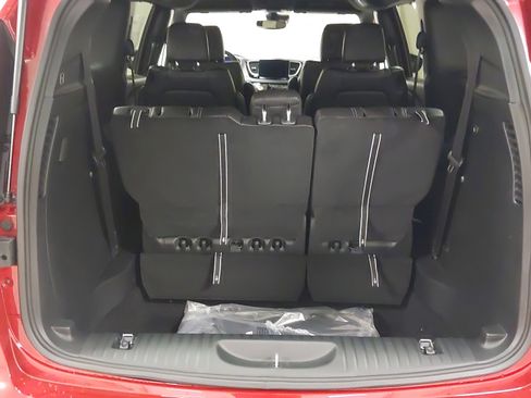 New 2026 Chrysler Pacifica Select image 27