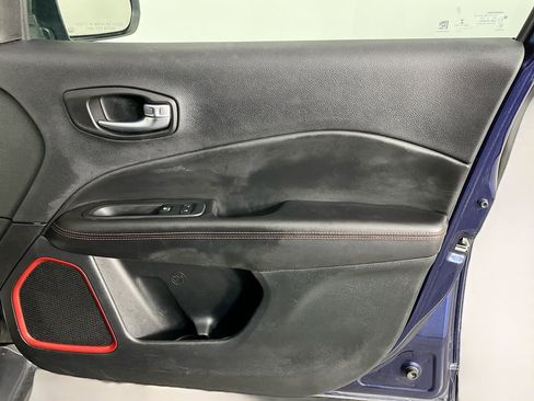 Used 2019 Jeep Compass Trailhawk image 34