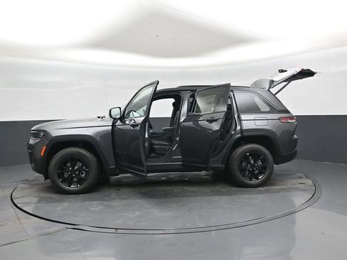 New 2026 Jeep Grand Cherokee Altitude image 49