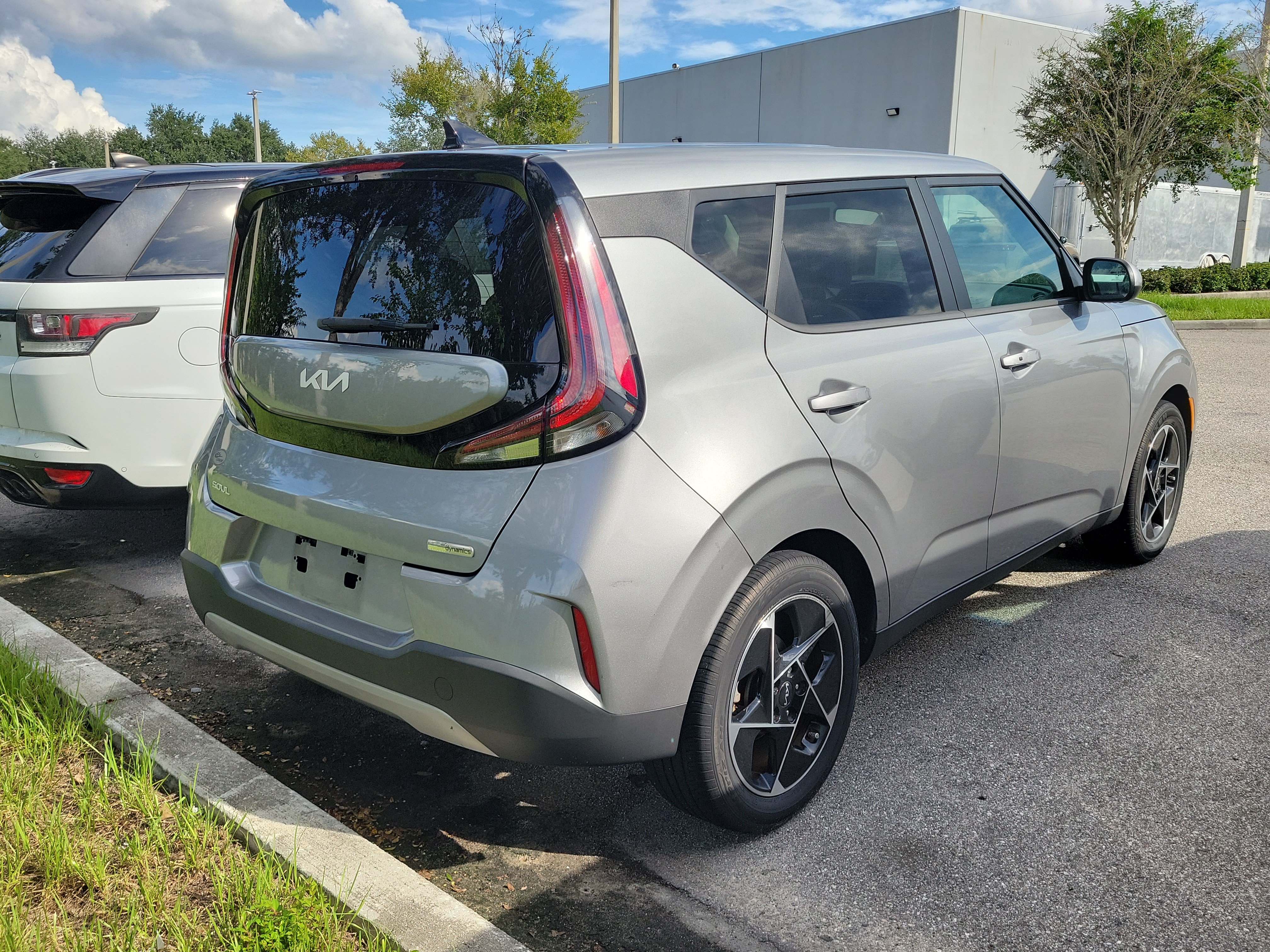 Used 2023 Kia Soul EX FWD image 3