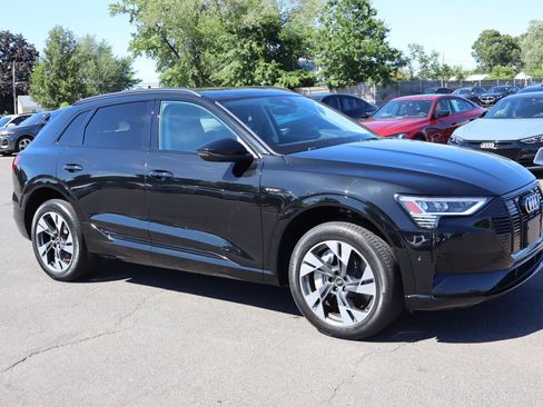 Used 2021 Audi e-tron Premium w/ Convenience Plus Package AWD/4WD image 4