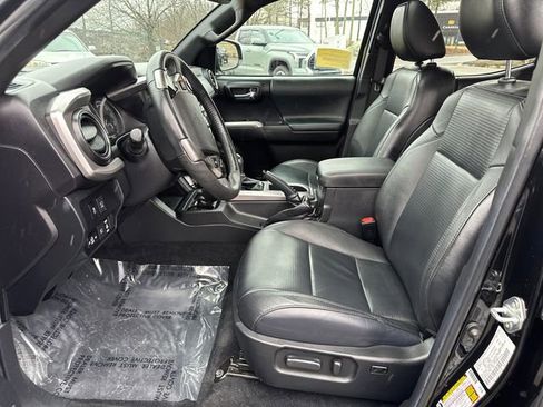 Certified 2022 Toyota Tacoma Limited AWD/4WD image 30