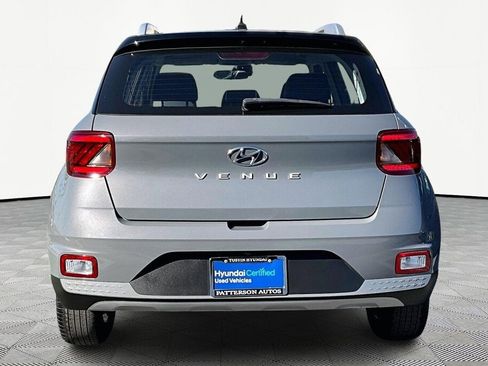 Certified 2023 Hyundai Venue Limited w/ Cargo Package image 4