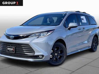 Used 2025 Toyota Sienna XLE Woodland Edition