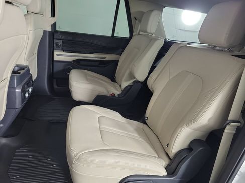 Used 2023 Ford Expedition Max Platinum RWD image 12