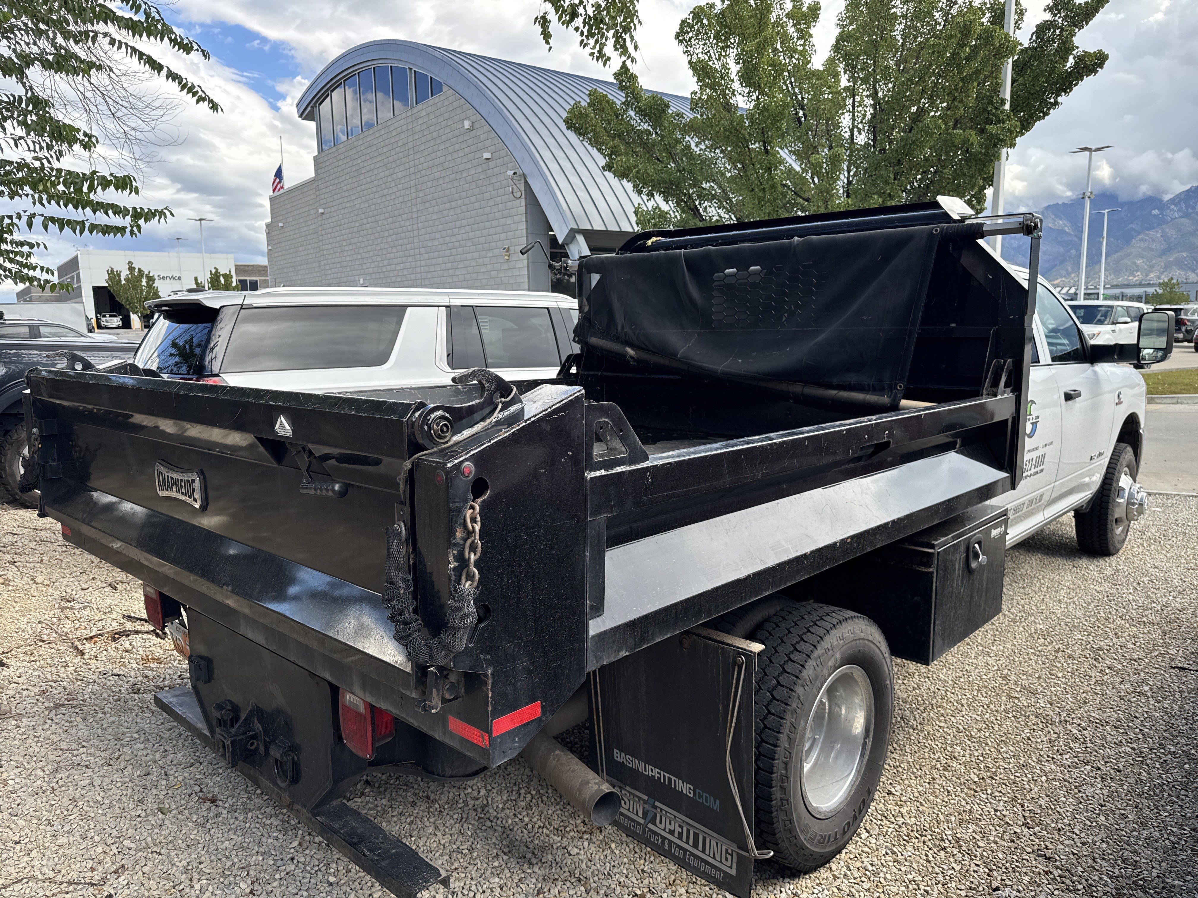 Used 2022 RAM 3500 Tradesman w/ Chrome Appearance Group AWD/4WD image 3