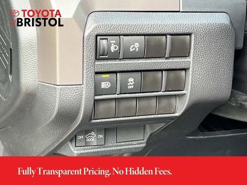 Used 2024 Toyota Tacoma TRD Sport AWD/4WD image 28