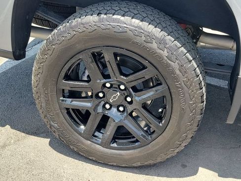 Used 2025 Chevrolet Silverado 1500 LT Trail Boss w/ LT Trail Boss Premium Package AWD/4WD image 33