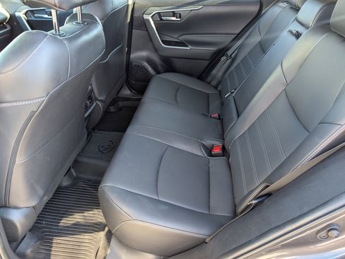 Used 2023 Toyota RAV4 XLE Premium image 28