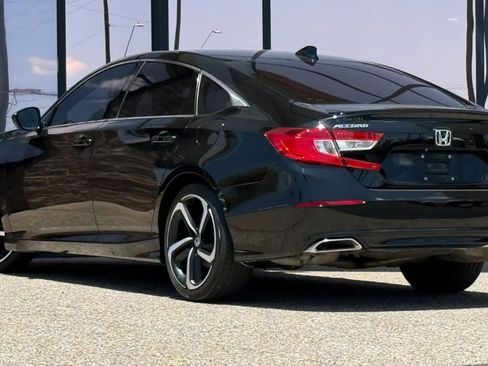 Used 2018 Honda Accord Sport image 7